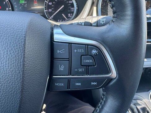Certified 2020 Toyota Highlander XLE AWD/4WD image 21