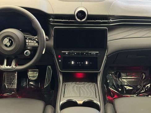 New 2025 Maserati Grecale Modena AWD/4WD image 21