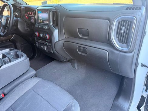 Used 2021 Chevrolet Silverado 1500 LT AWD/4WD image 39