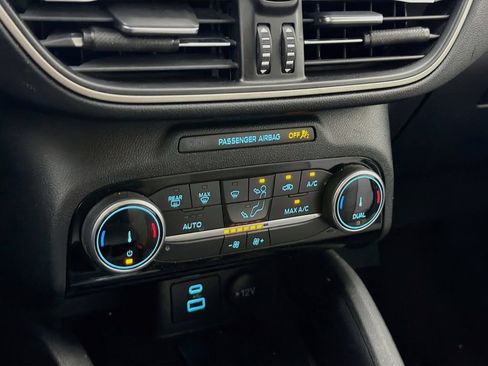 Used 2022 Ford Escape SE w/ Convenience Package FWD image 19
