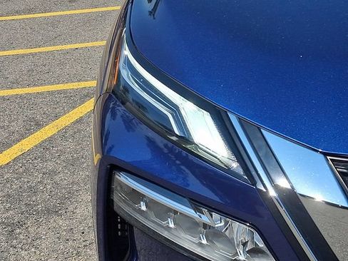 Certified 2023 Nissan Rogue Platinum AWD/4WD image 11