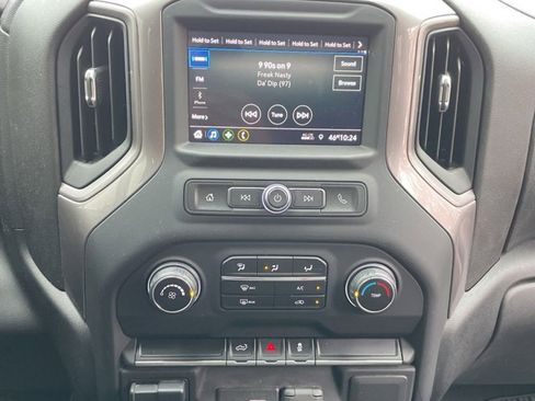 Used 2021 Chevrolet Silverado 2500 Custom w/ Custom Value Package image 19