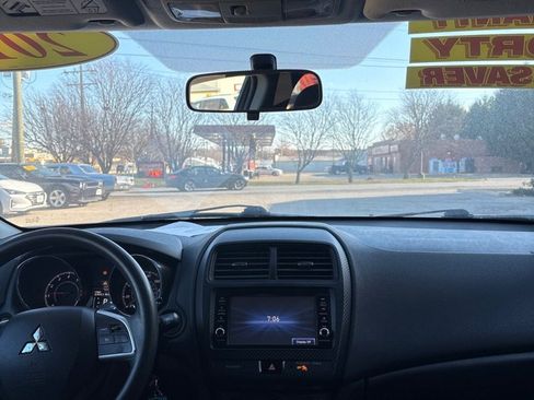 Used 2018 Mitsubishi Outlander Sport ES image 13