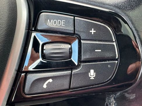 Used 2019 BMW 530e xDrive image 29