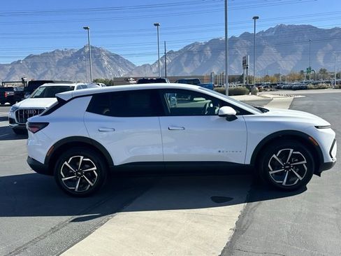 New 2026 Chevrolet Equinox EV LT w/ Comfort Package image 29