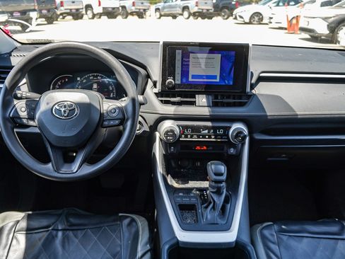 Used 2025 Toyota RAV4 XLE FWD image 13