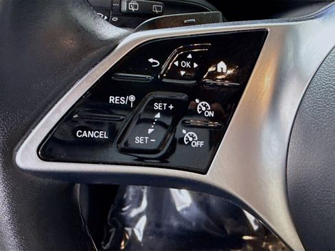 Used 2025 Mercedes-Benz GLA 250 image 14