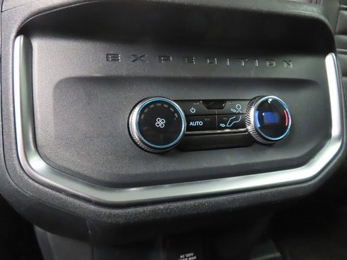 Used 2025 Ford Expedition Active image 12