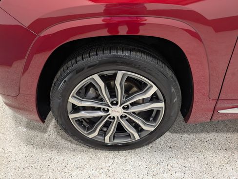 Used 2019 GMC Terrain Denali w/ Advanced Safety Package FWD image 9