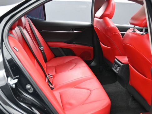 Used 2022 Toyota Camry XSE image 31