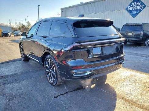 Used 2024 Lincoln Nautilus Reserve w/ Equipment Group 202A image 3