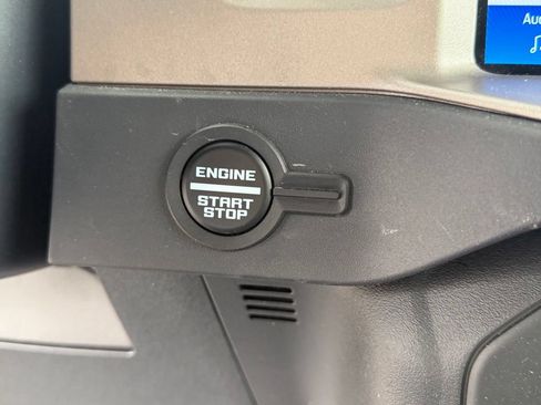 Used 2025 Ford Bronco Outer Banks AWD/4WD image 22