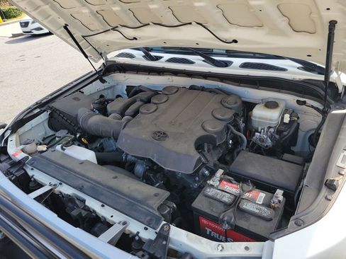 Used 2012 Toyota FJ Cruiser 4WD w/ Convenience Pkg image 13