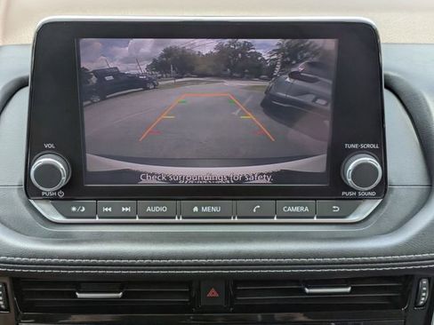 Used 2023 Nissan Rogue SV FWD image 23