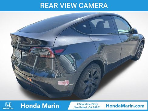 Used 2024 Tesla Model Y 2WD image 4