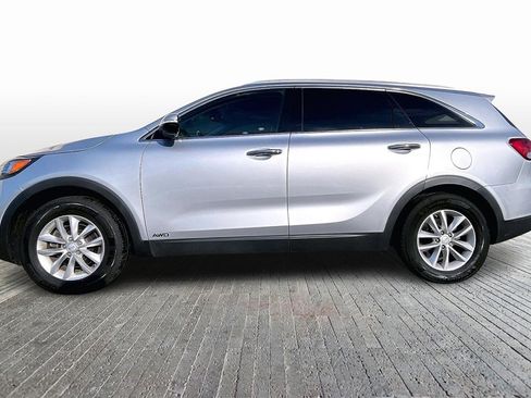 Used 2018 Kia Sorento LX image 5
