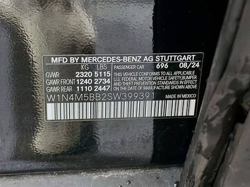 Used 2025 Mercedes-Benz GLB 35 AMG 4MATIC image 37