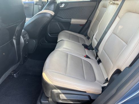 Used 2020 Ford Escape Titanium w/ Titanium Premium Package 2.0 image 17