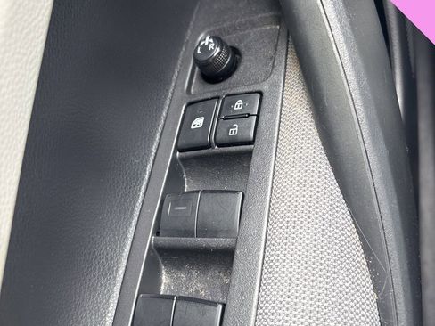 Used 2023 Toyota Corolla LE image 9