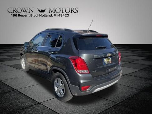 Used 2019 Chevrolet Trax LT w/ LT Convenience Package FWD image 5