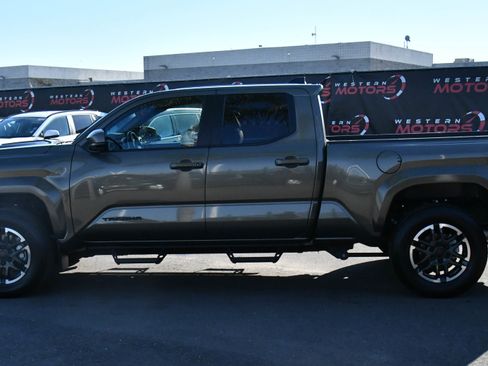Used 2024 Toyota Tacoma TRD Sport image 4