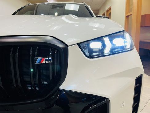 Used 2025 BMW X5 M60i w/ Parking Assistance Package image 27