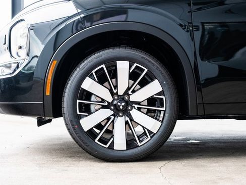 New 2025 Mitsubishi Outlander AWD image 7