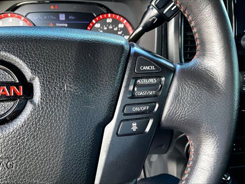 Used 2021 Nissan Titan PRO-4X w/ Pro-4x Convenience Package image 12