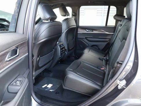 New 2025 Jeep Grand Cherokee Limited AWD/4WD image 16