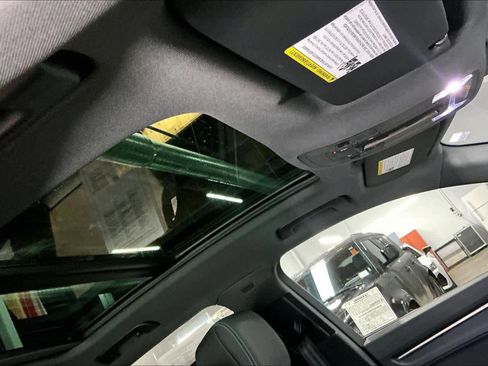 Used 2023 Audi Q3 2.0T Premium w/ Black Optic Sport Package image 24