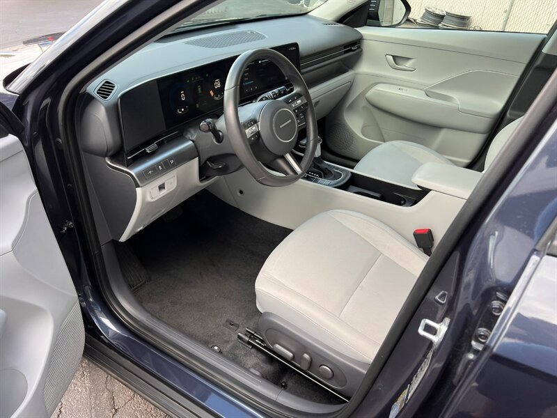 Used 2025 Hyundai Kona SEL AWD/4WD image 13