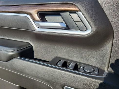 Used 2025 Chevrolet Silverado 1500 LT RWD image 12