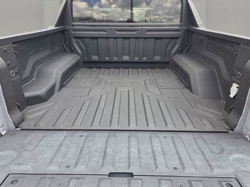Certified 2025 GMC Hummer EV 3X AWD/4WD image 17