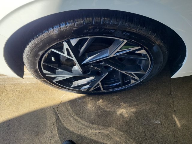 Used 2025 Kia K5 GT-Line w/ GT-Line Premium Package FWD image 3