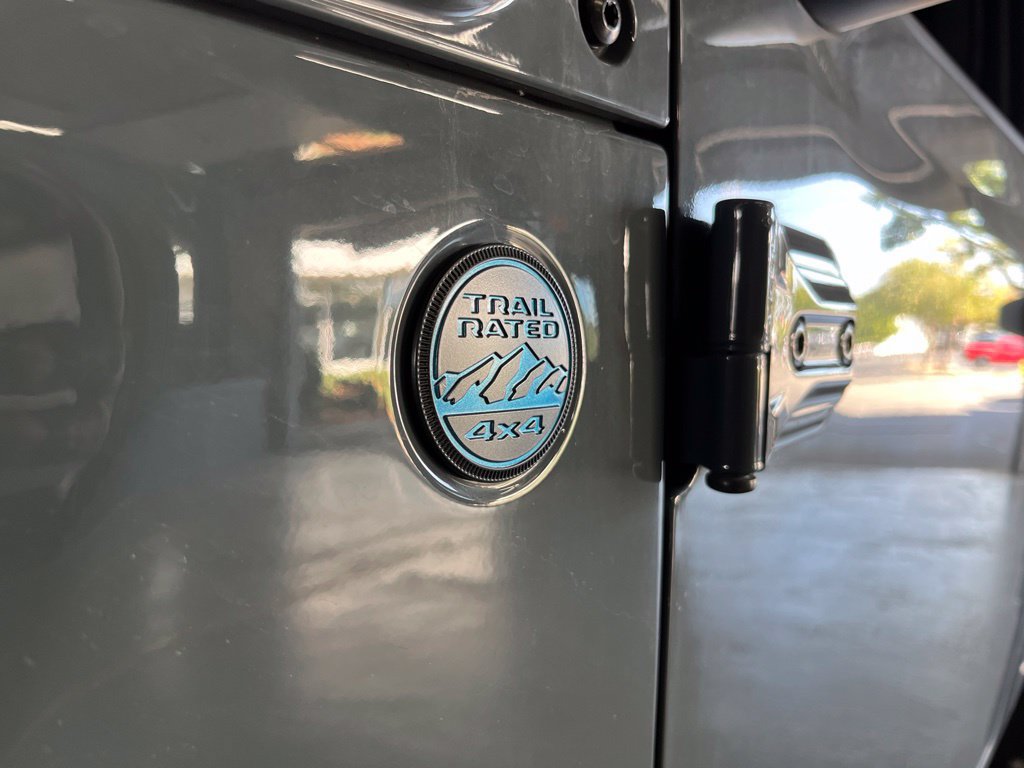 Used 2024 Jeep Wrangler Unlimited w/ Convenience Group AWD/4WD image 18