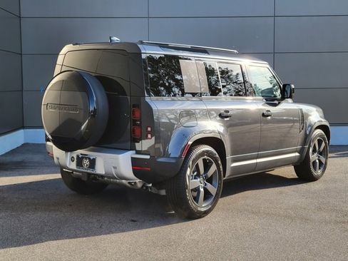 Used 2025 Land Rover Defender 110 S image 6