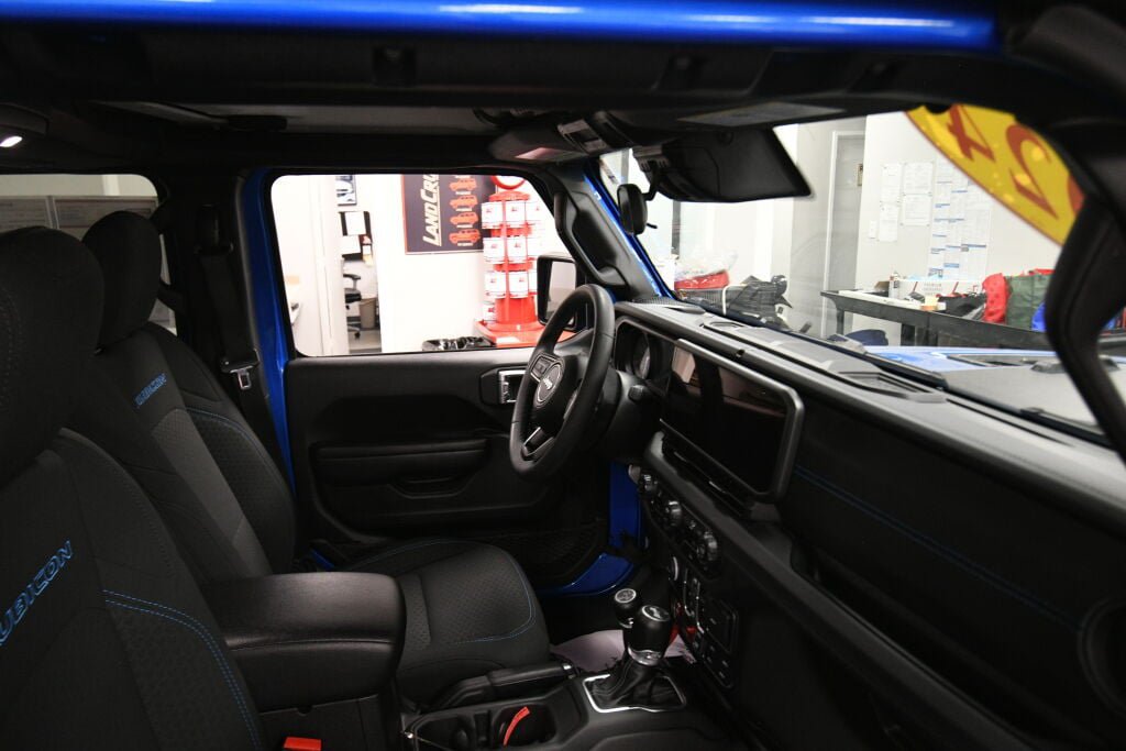 Used 2024 Jeep Wrangler Unlimited Rubicon 4xe AWD/4WD image 28