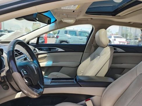 Used 2019 Lincoln MKZ Reserve FWD image 12