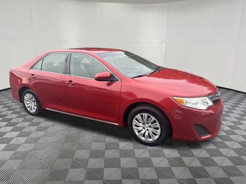 Used 2012 Toyota Camry LE FWD image 2