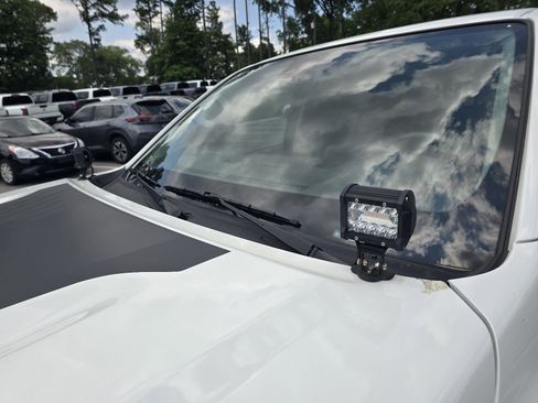 Certified 2024 Nissan Frontier SV w/ Hardbody Edition AWD/4WD image 11