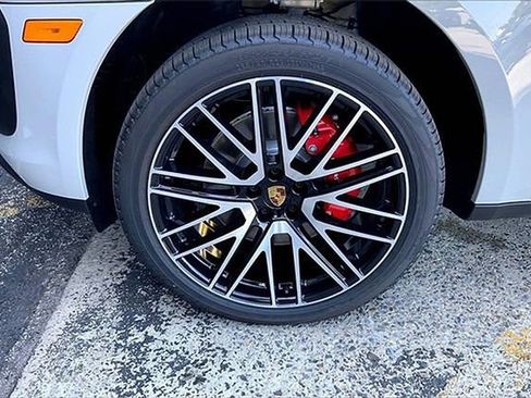 Certified 2026 Porsche Macan S image 15