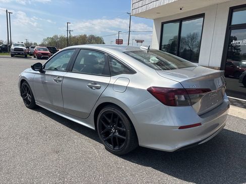 Used 2025 Honda Civic Sport image 6