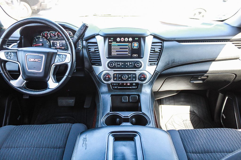 Used 2020 GMC Yukon SLE w/ SLE Value Package RWD image 12