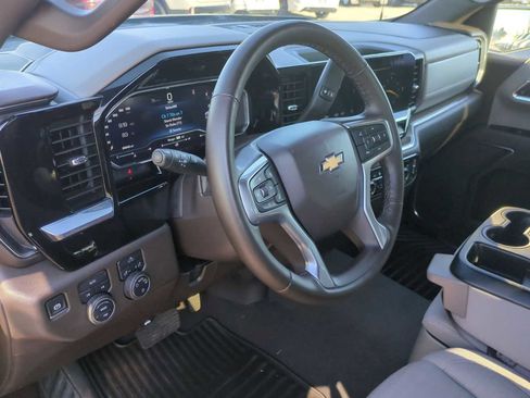 Used 2025 Chevrolet Silverado 1500 LT image 10