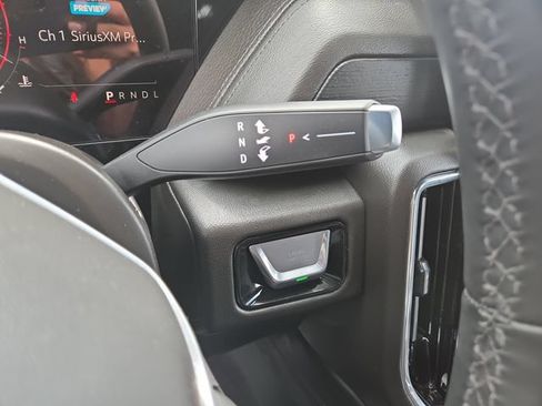 Used 2026 GMC Yukon Denali w/ Advanced Technology Package AWD/4WD image 21