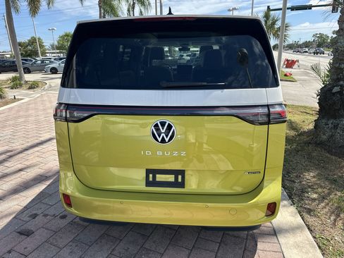 New 2025 Volkswagen ID. Buzz 1st Edition image 6