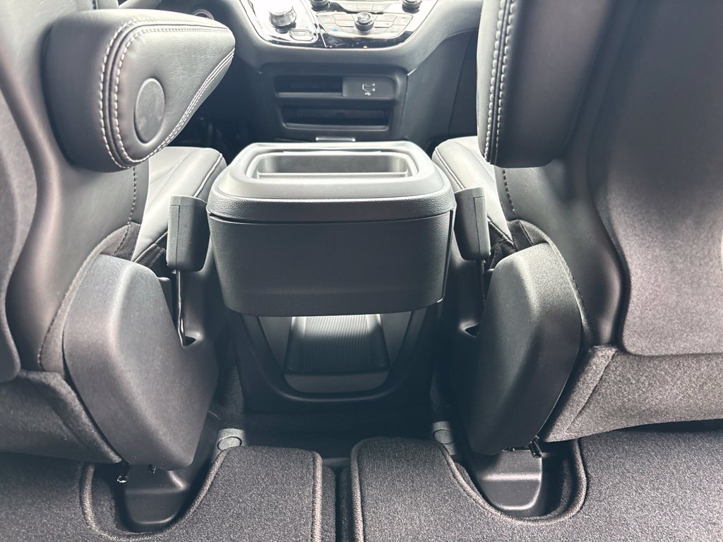 New 2027 Chrysler Pacifica Select FWD image 44