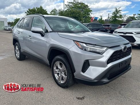 Used 2025 Toyota RAV4 XLE AWD/4WD image 10