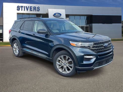 Certified 2022 Ford Explorer XLT w/ Equipment Group 202A RWD image 1