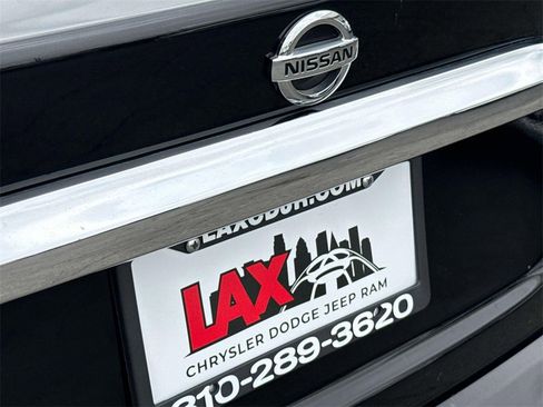 Used 2021 Nissan Maxima 3.5 SV image 5